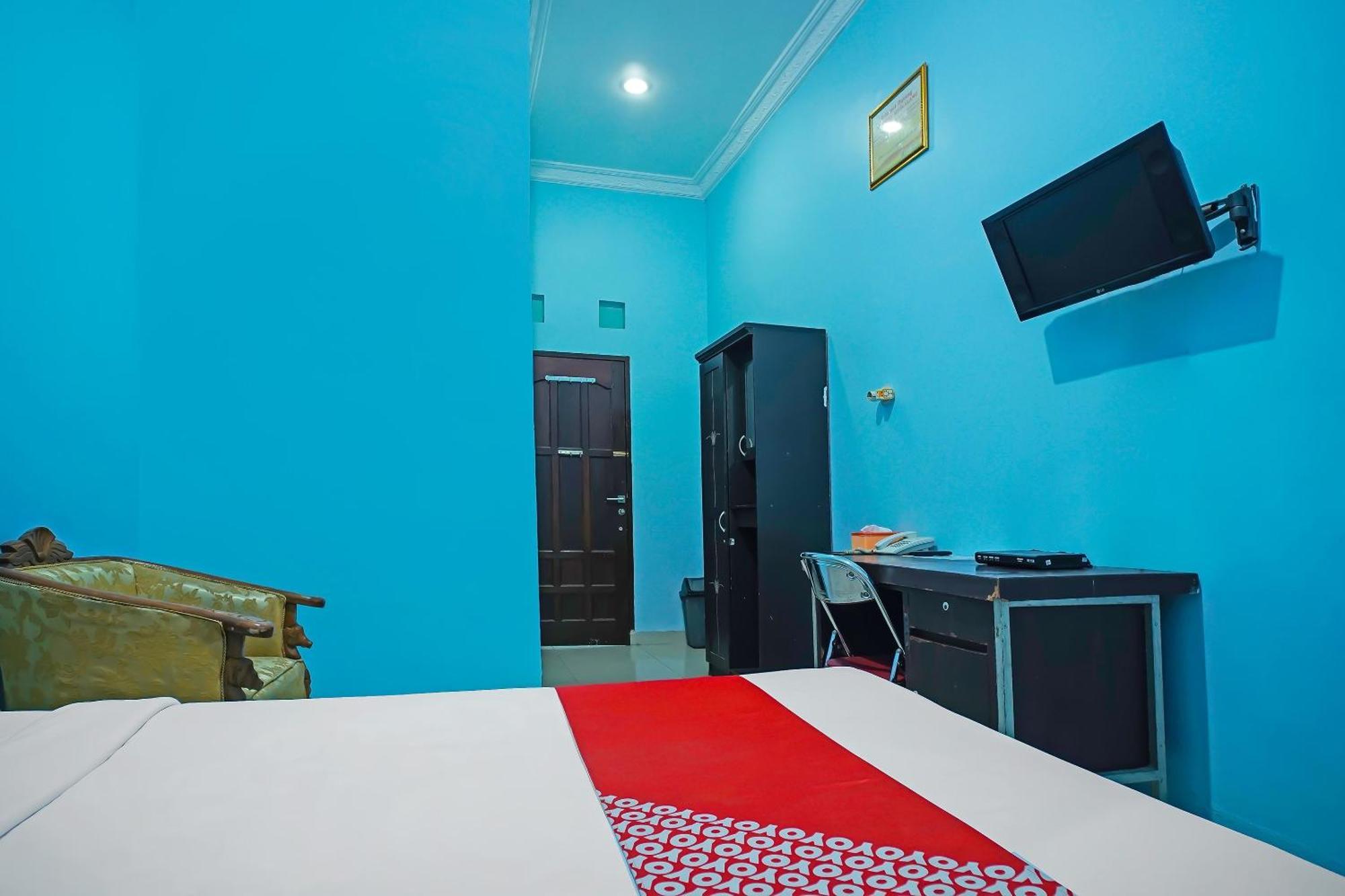 Oyo 92577 Hotel Sidikalang Near Kejaksaan Negeri Dairi Εξωτερικό φωτογραφία