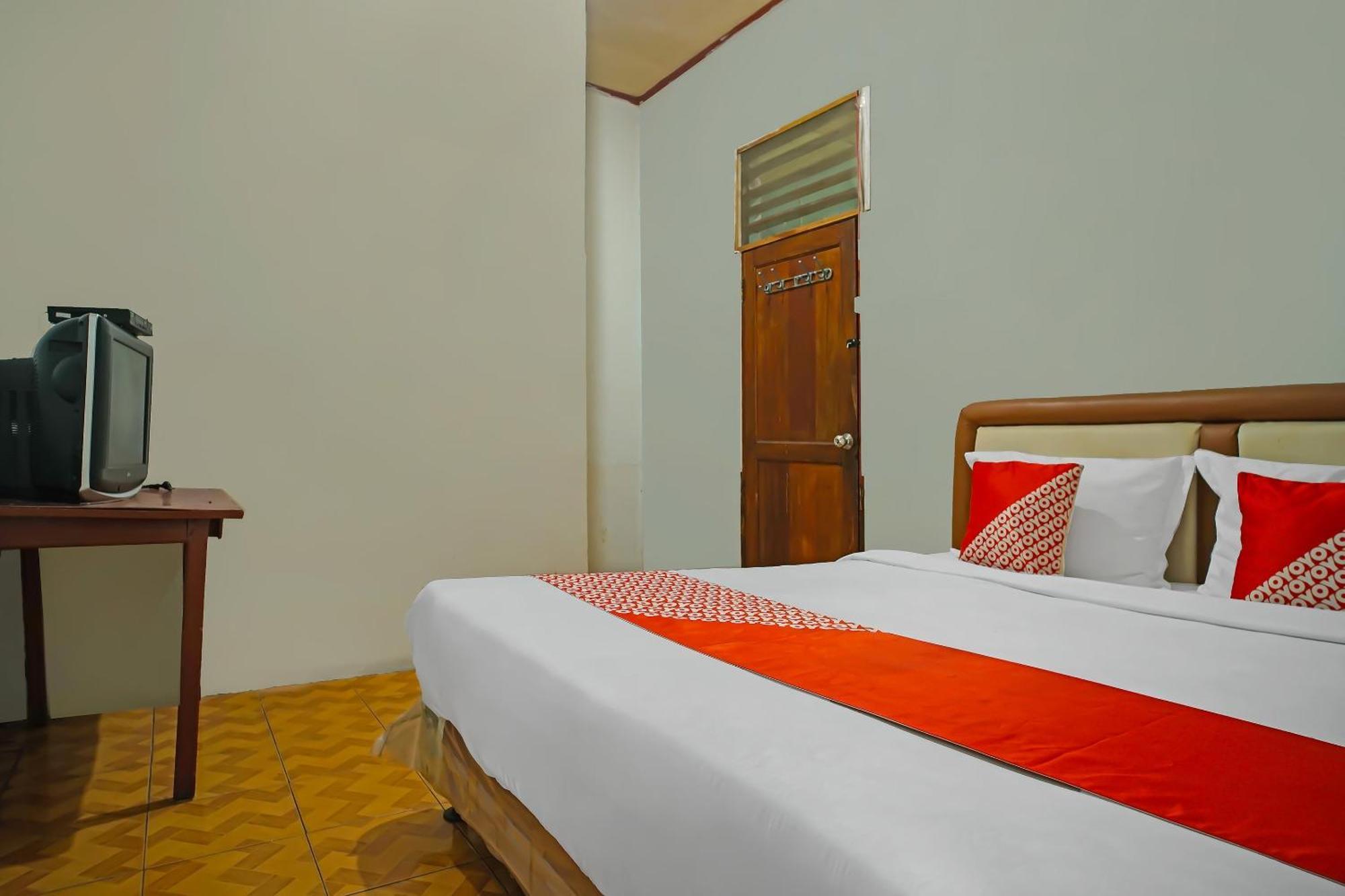 Oyo 92577 Hotel Sidikalang Near Kejaksaan Negeri Dairi Εξωτερικό φωτογραφία